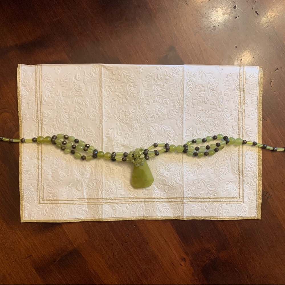 Green statement necklace